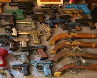 Assorted Toy and Western Pistols