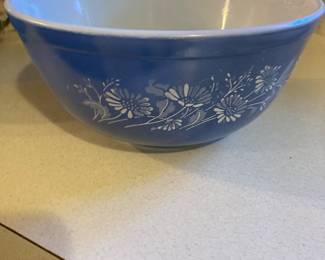 Pyrex mixing bowl