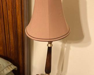 This is a very nice occasional lamp.