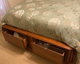 The footboard has two drawers.