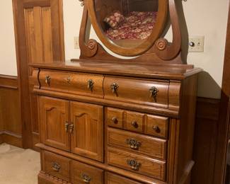 Dresser with mirror 