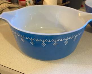  Another vintage mixing bowl.