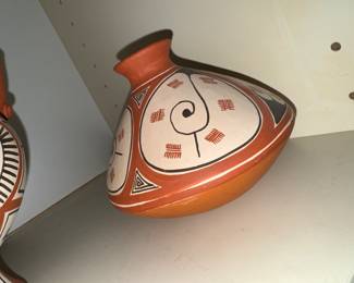 Hand painted Pot Venezuela ?
