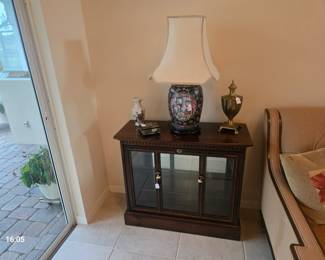 Nice smaller curio with key