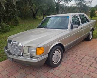 Vintage 1990 Mercedes 300SE,Beige/silver 4 door, 274,971 miles one owner..