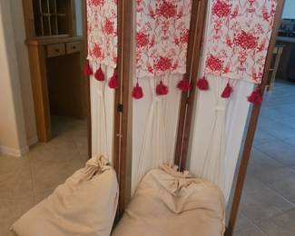 Folding Room Devider