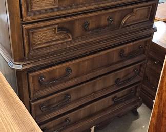 CHEST OF DRAWERS