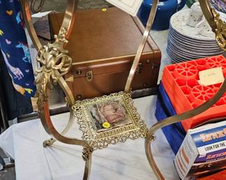 VINTAGE ORNATE PLANT STAND