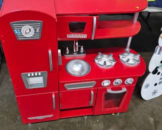 CHILD'S PLAY KITCHEN