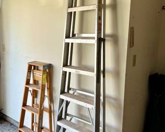 Folding ladders