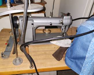 Heavy duty sewing machine