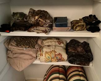 King sheet set, Dubet cover with pillow shams & miscellaneous hunting items 