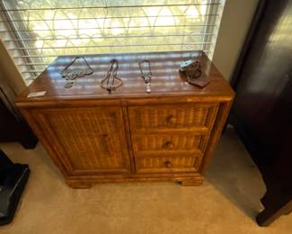 Small chest/cabinet