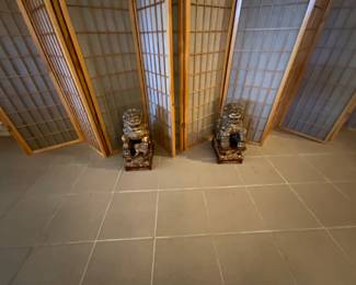 Two great decor items in front of screen in Sunroom 