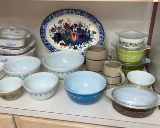 Vintage pyrex bowls