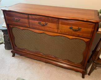 Vintage Radio/Record player Cabinet
