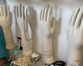 2 glove forms left
