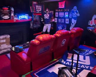 Various New York Giants NFL collectibles