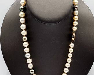 Tahitian / South Sea pearls necklace 