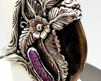 Outstanding bear claw & sterling silver ring