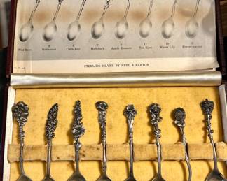 Harlequin Sterling floral handle demitasse spoon set in presentation box