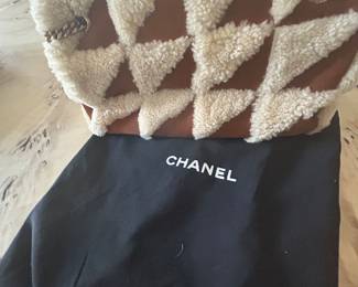 VINTAGE AUTHENTIC CHANEL SHOULDER BAG
