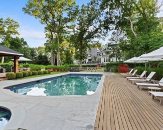 QUALITY OUTDOOR FURNITURE