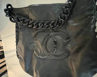 VINTAGE GENUINE GUCCI HOBO STYLE HANDBAG