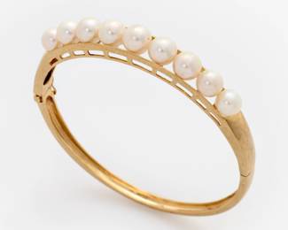 131. 14k Hinged Cultured Pearl Bracelet