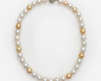 74. South Sea Pearl Necklace w/18k Diamond Clasp (11mm-11.8mm)