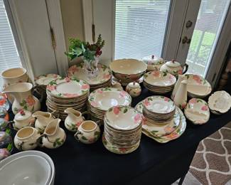 Franciscan Desert Rose Dinnerset with Serving Pieces. 
