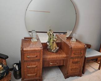 1920 era Vanity