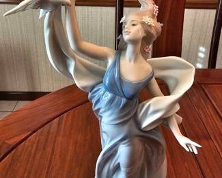 Lladro New Horizons Inspiration Millenium Porcelain Figurine 6570