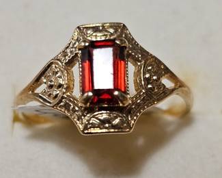 10 kt gold Antique Ring size 6