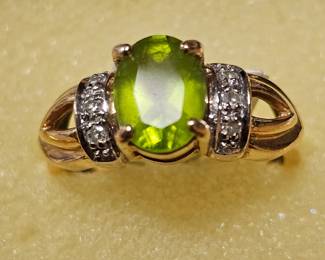 14kt Gold Peridot Ring sz 6 