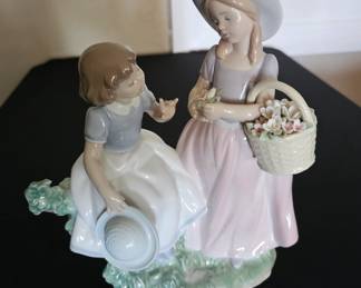Lladro Porcelain Figurine Girlfriends 6949