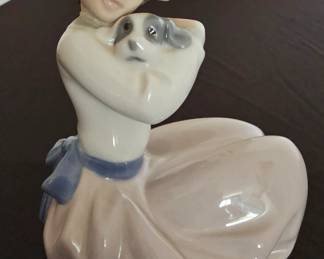 Lladro Porcelain Figurine Girl with Puppy