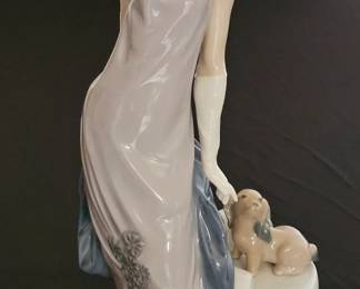 Lladro Porcelain Figurine 5174 Couplet Lady 