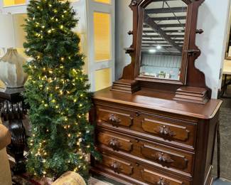 Vintage Dresser/Vanity Orlando Estate Auction