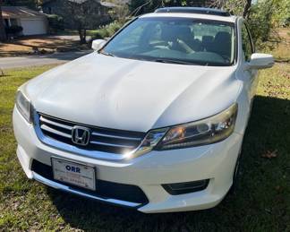 2013 White Honda Accord