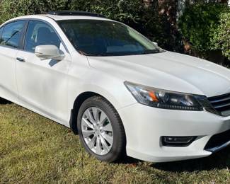 2013 White Honda Accord