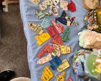 Vintage refrigerator magnets from every state.