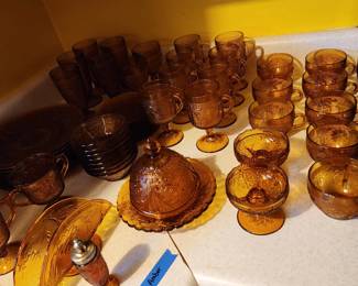 Tiara "sandwich" amber glass.