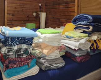 Queen size bedding, electric blankets, throws 
