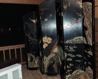 Late arrival! 6 Panel room divider. Please bring help to load this item. 