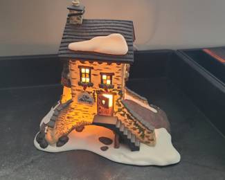 Dept 56 Dickens Village home collectible, lighted house with light, The Malting's 1995