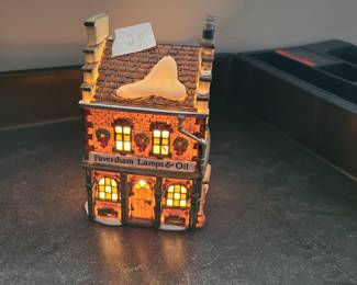 Dept 56 Dickens Village home collectible, lighted house with light, Faversham Lamps & Oil 1995