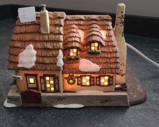Dept 56 Dickens Village home collectible, lighted house with light, the Christmas Carol 1996