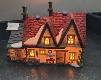Dept 56 Dickens Village home collectible, lighted house with light, Butter Tub Farmhouse 1996