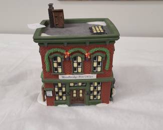 Dept 56 New England home collectible, lighted house with light, Woodbridge Post Office 1995